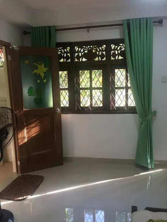 Green Woods Guest Kandy